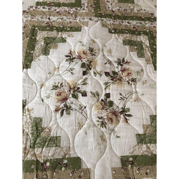 Vtg Light Quilt Bedspread Diamond White Green Roses Romantic Coverlet 101"x86" - Picture 5 of 11